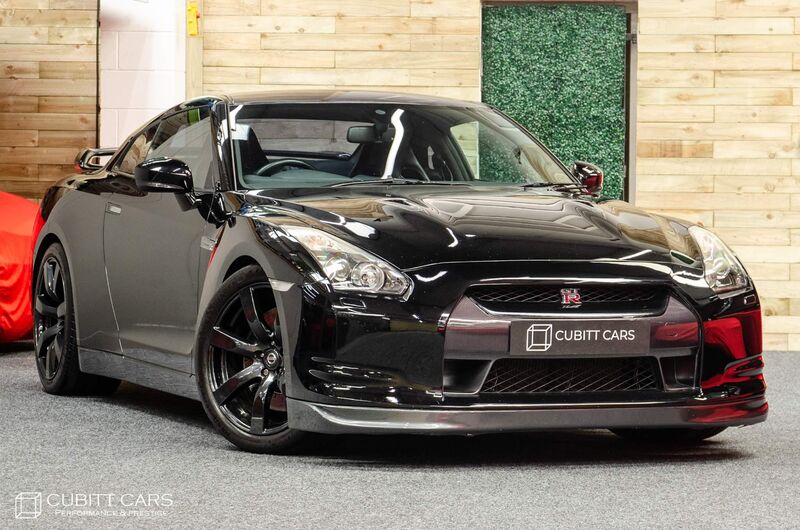 NISSAN GT-R