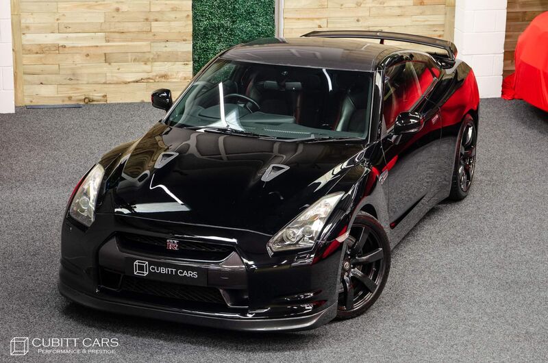 NISSAN GT-R