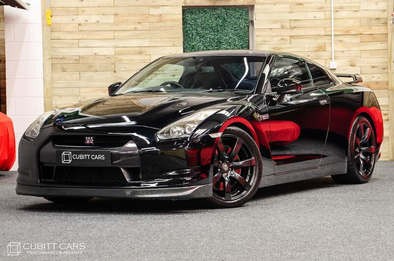 NISSAN GT-R