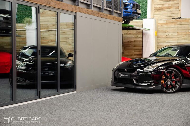 NISSAN GT-R