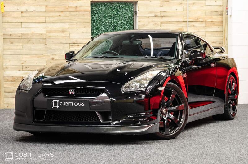 NISSAN GT-R