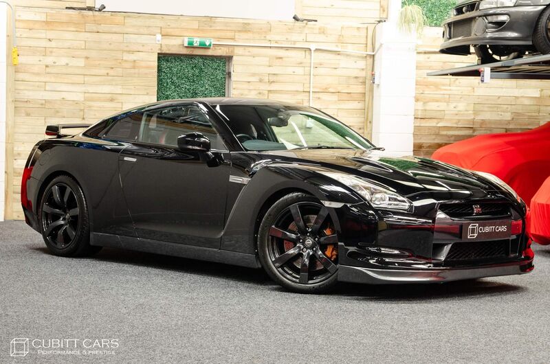 NISSAN GT-R