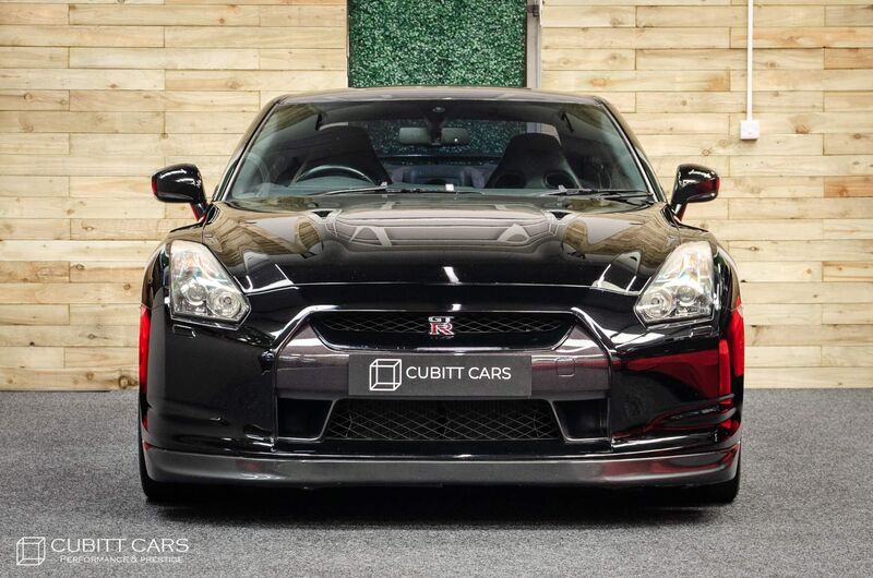 NISSAN GT-R