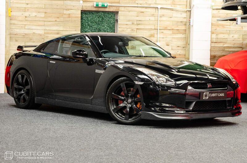 NISSAN GT-R