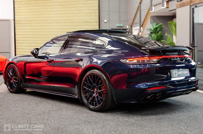 PORSCHE PANAMERA