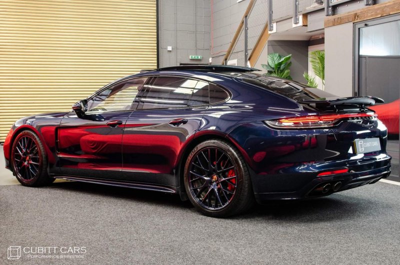 PORSCHE PANAMERA