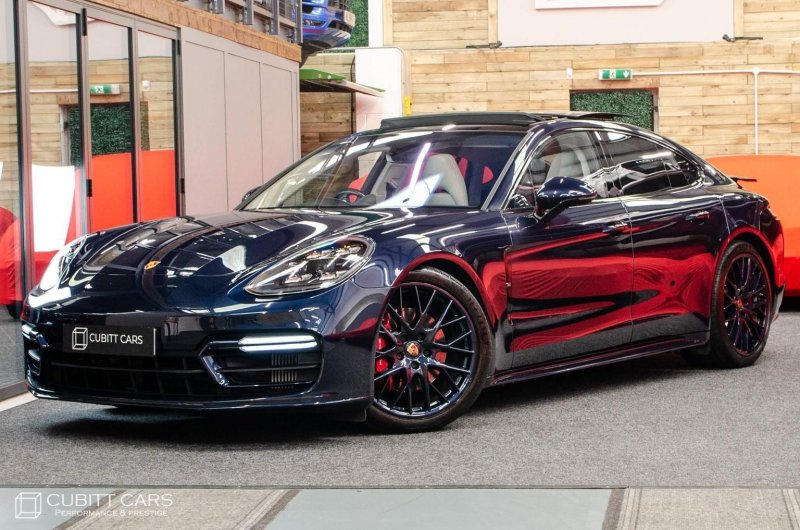 PORSCHE PANAMERA