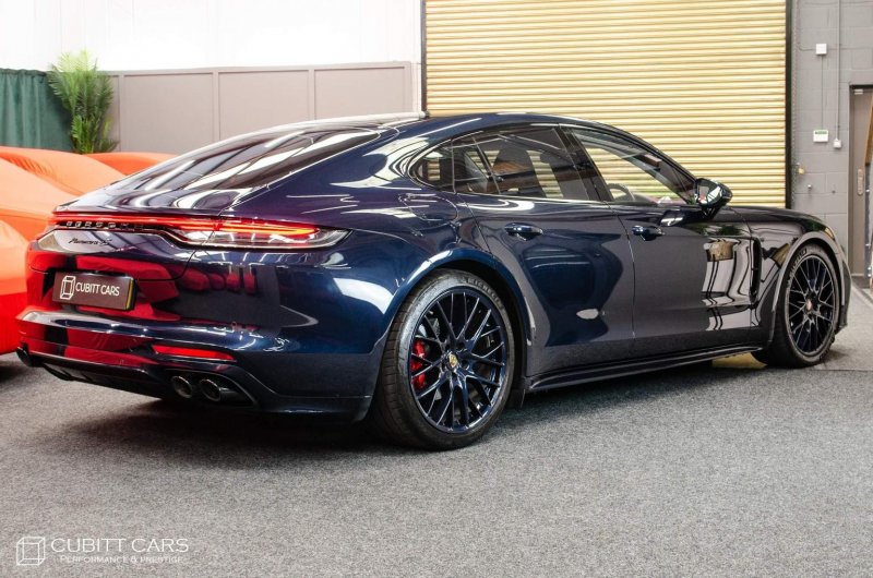 PORSCHE PANAMERA