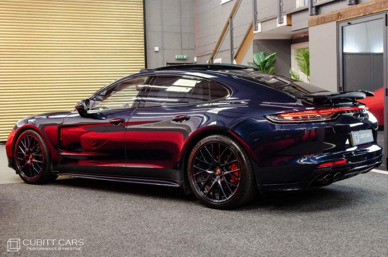 PORSCHE PANAMERA