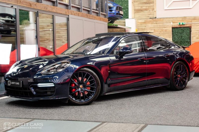 PORSCHE PANAMERA