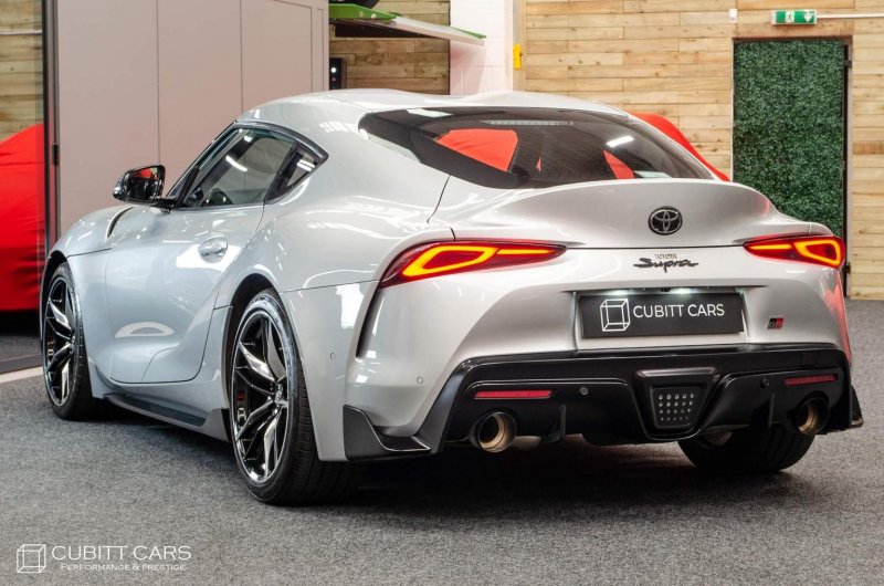 TOYOTA SUPRA