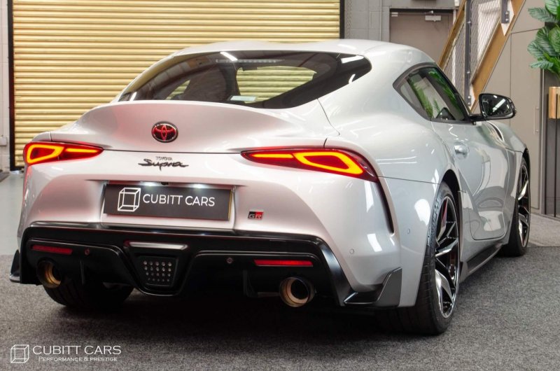 TOYOTA SUPRA