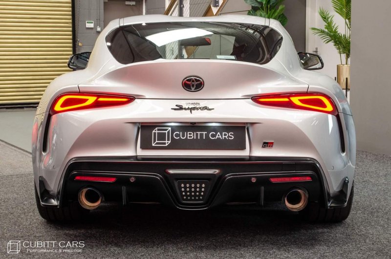 TOYOTA SUPRA