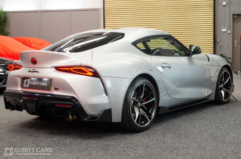 TOYOTA SUPRA