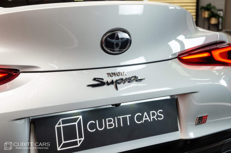 TOYOTA SUPRA