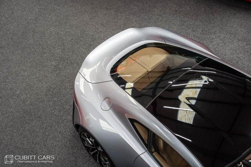 ASTON MARTIN VANTAGE