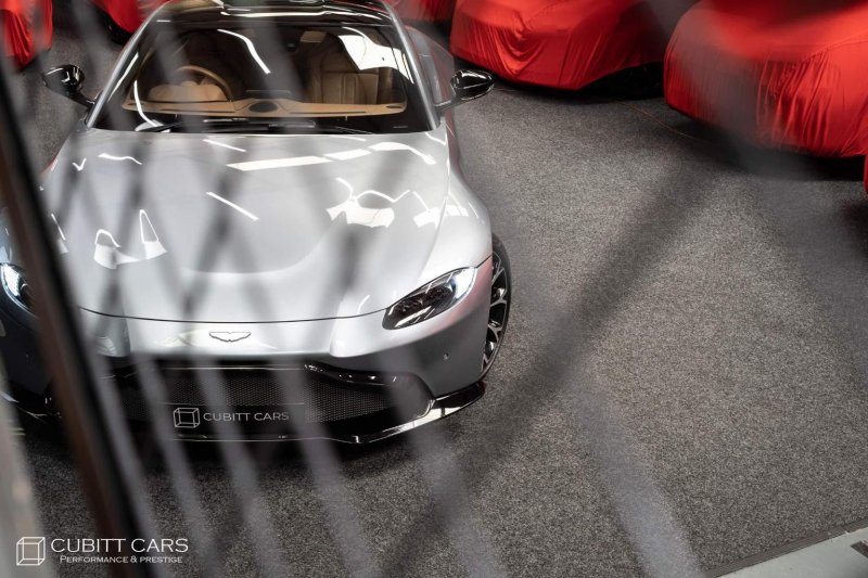 ASTON MARTIN VANTAGE