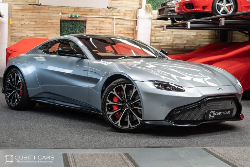 ASTON MARTIN VANTAGE