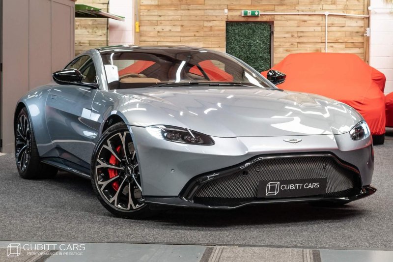 ASTON MARTIN VANTAGE