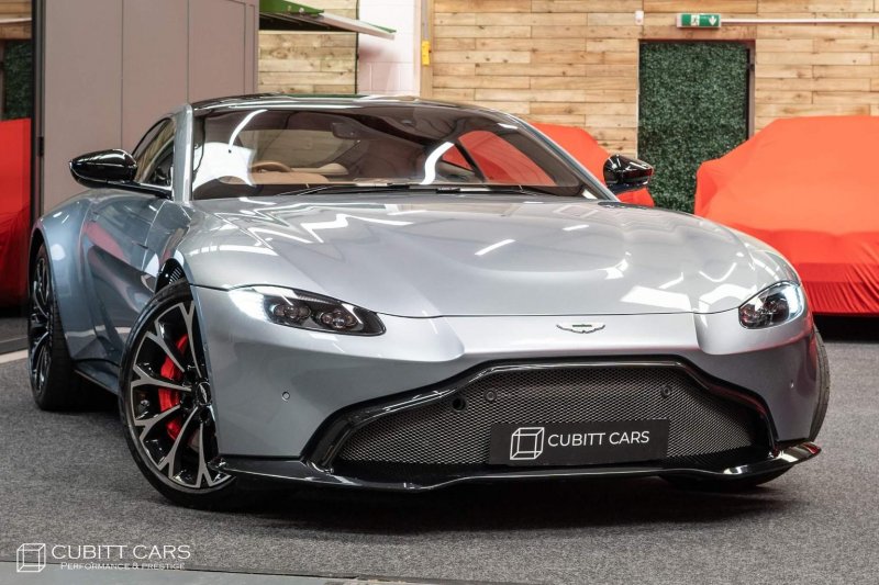 ASTON MARTIN VANTAGE