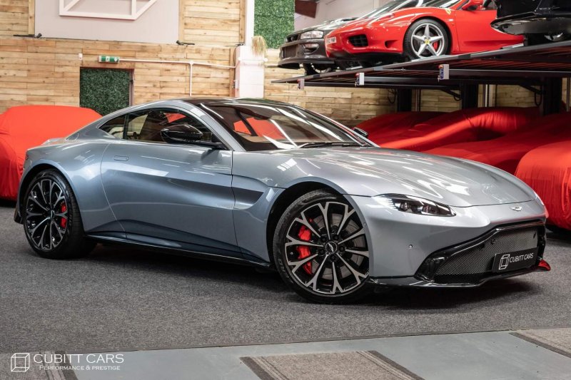 ASTON MARTIN VANTAGE