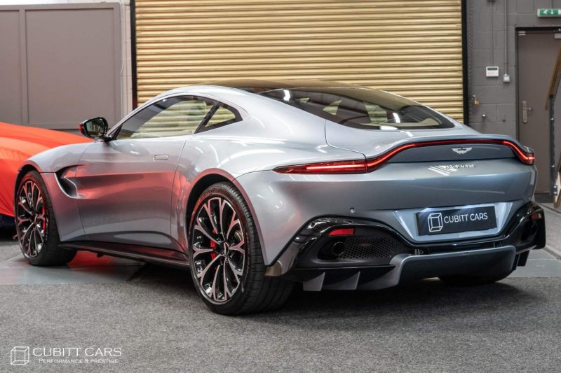 ASTON MARTIN VANTAGE