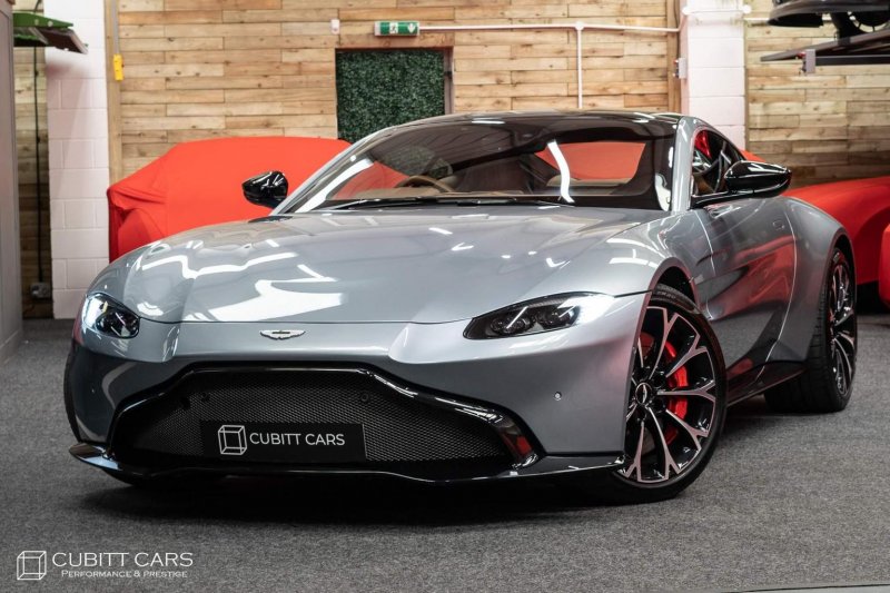ASTON MARTIN VANTAGE