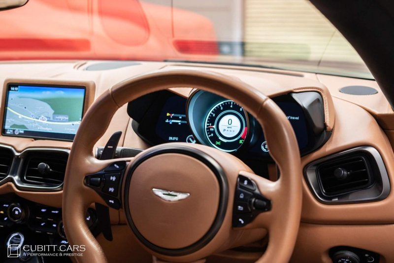ASTON MARTIN VANTAGE