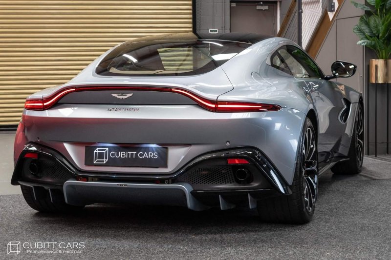 ASTON MARTIN VANTAGE