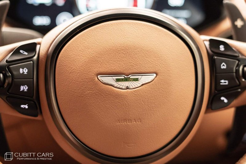 ASTON MARTIN VANTAGE