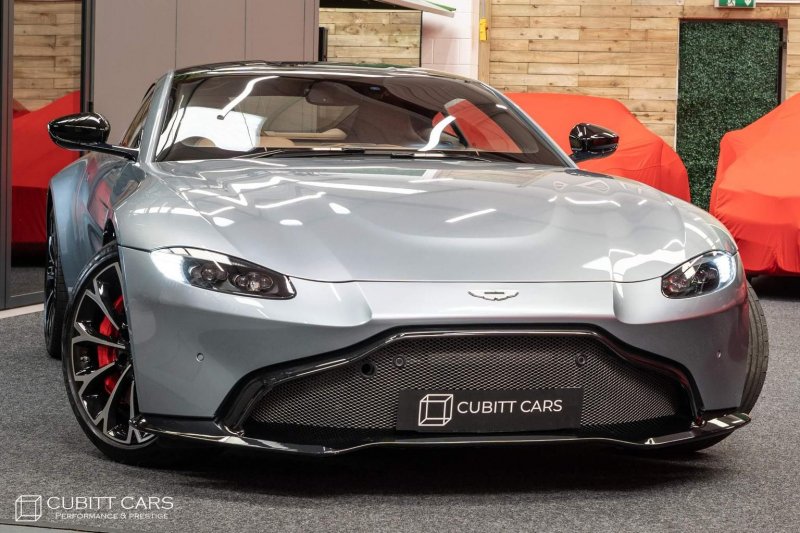 ASTON MARTIN VANTAGE