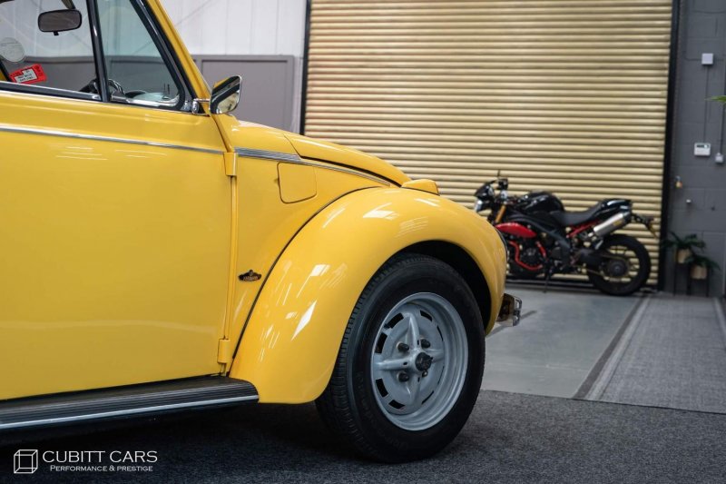 VOLKSWAGEN BEETLE
