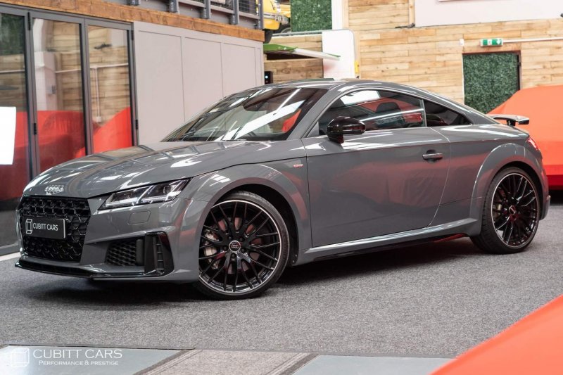 AUDI TT