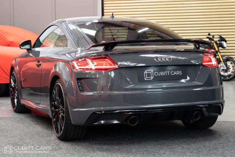 AUDI TT