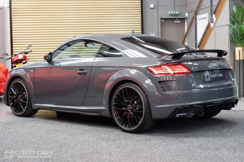 AUDI TT