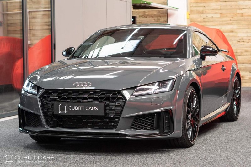 AUDI TT