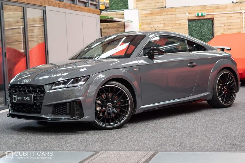 AUDI TT
