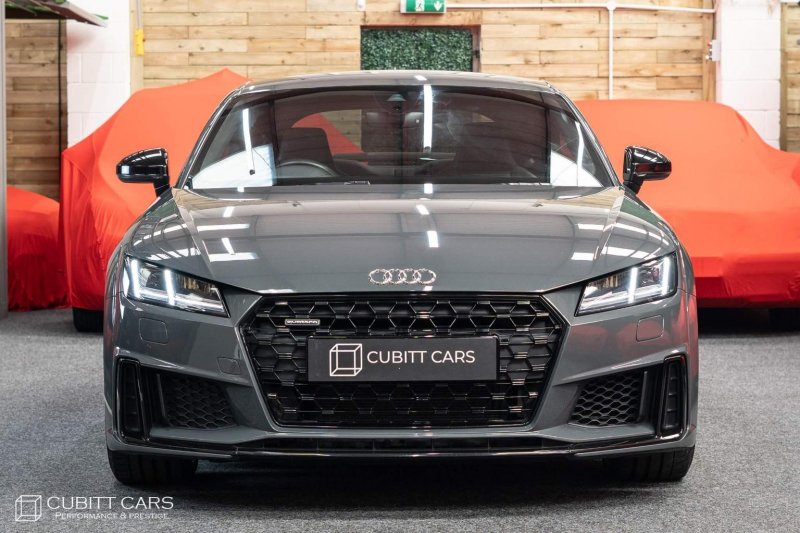AUDI TT