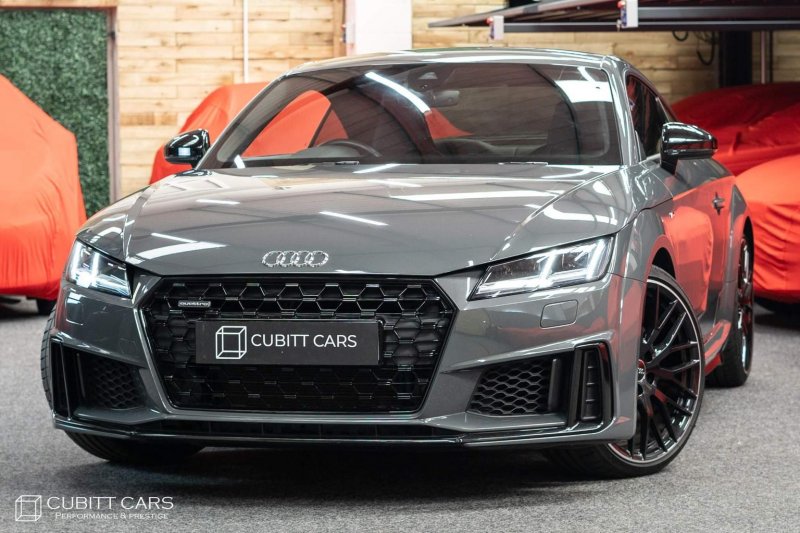 AUDI TT