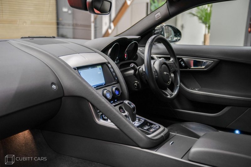 JAGUAR F-TYPE
